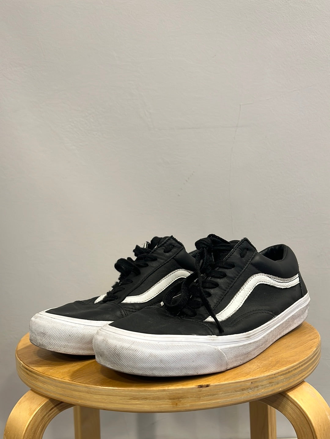 Vans - Leather old skools