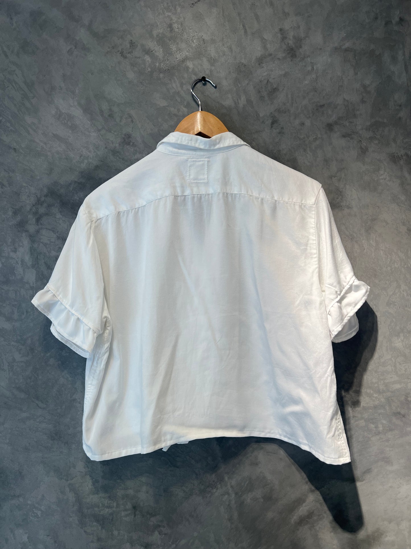 Grandpa's Shirts - White frill sleeve jersey - M