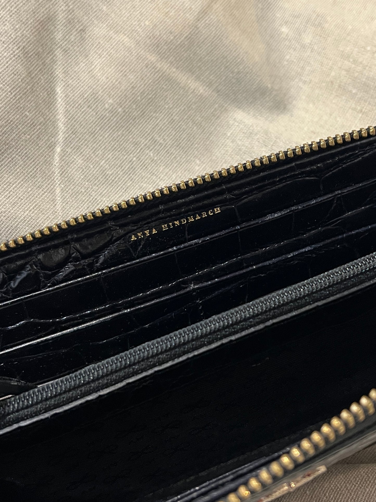 Anya Hindmarch - Zip-Up Wallet