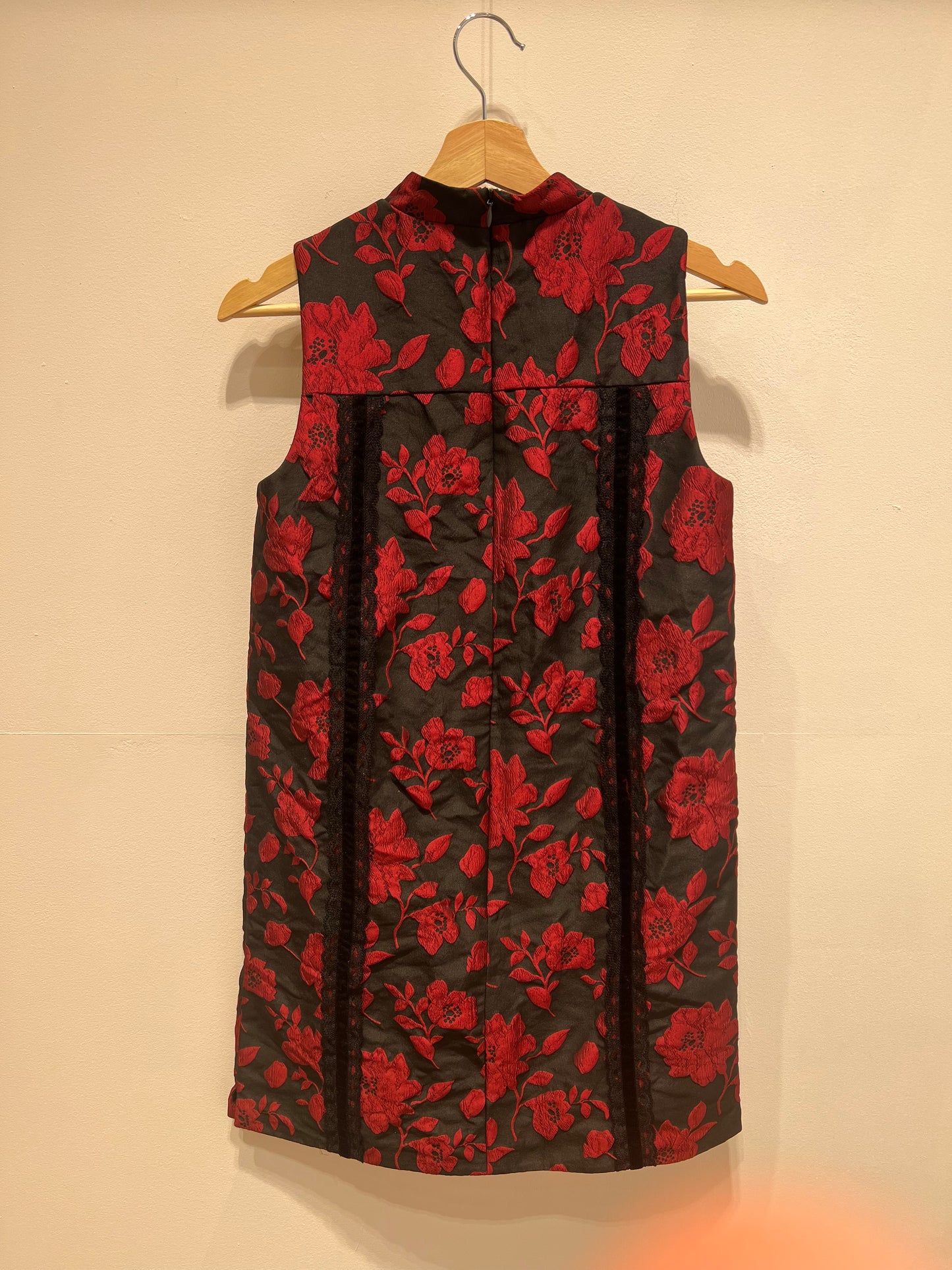 French Connection - Jacquard floral dress