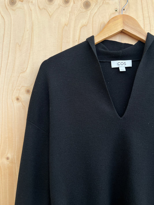 COS - V-neck wool jumper
